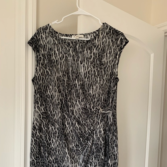 Dress - Picture 1 of 3